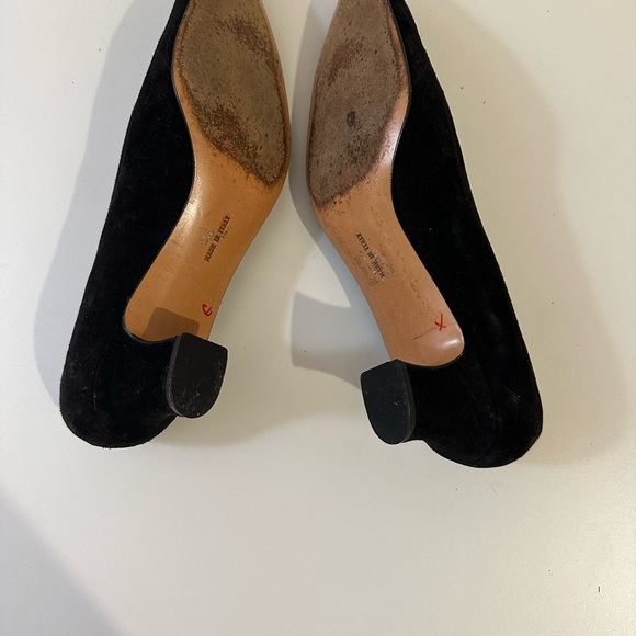 vintage suede Ferragamo heels - Picture 5 of 5